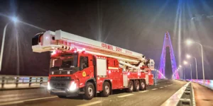 Aerial platform fire truck